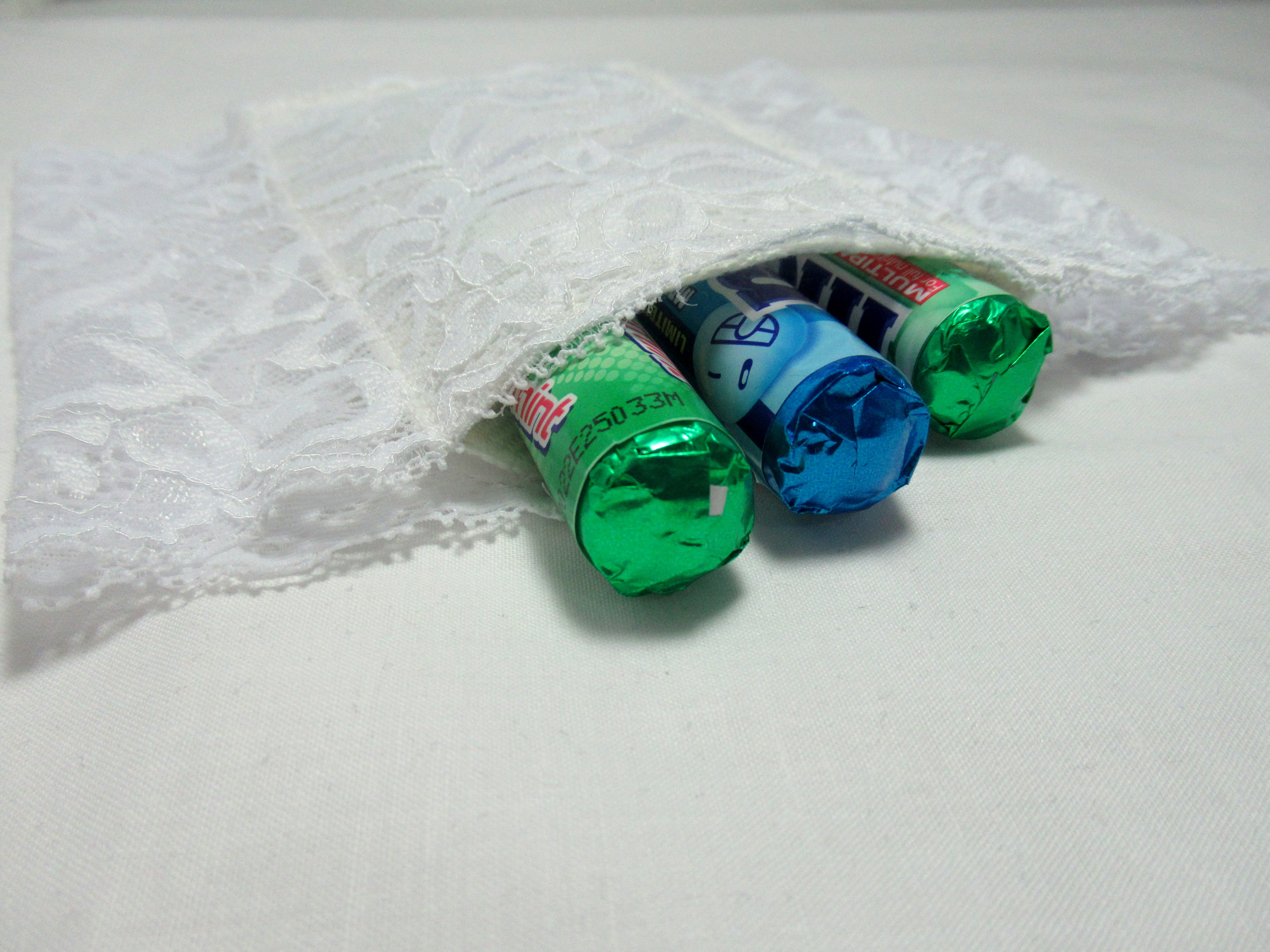 Lace Pocket Garter. Hands Free Pocket Pouch Garter. GracefulGarters