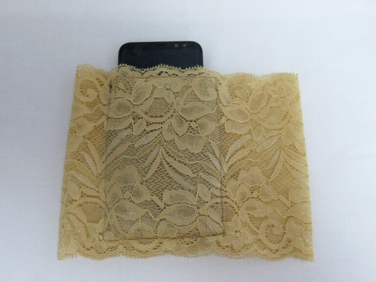 Lace Pocket Garter. Hands Free Pocket Pouch Garter. GracefulGarters