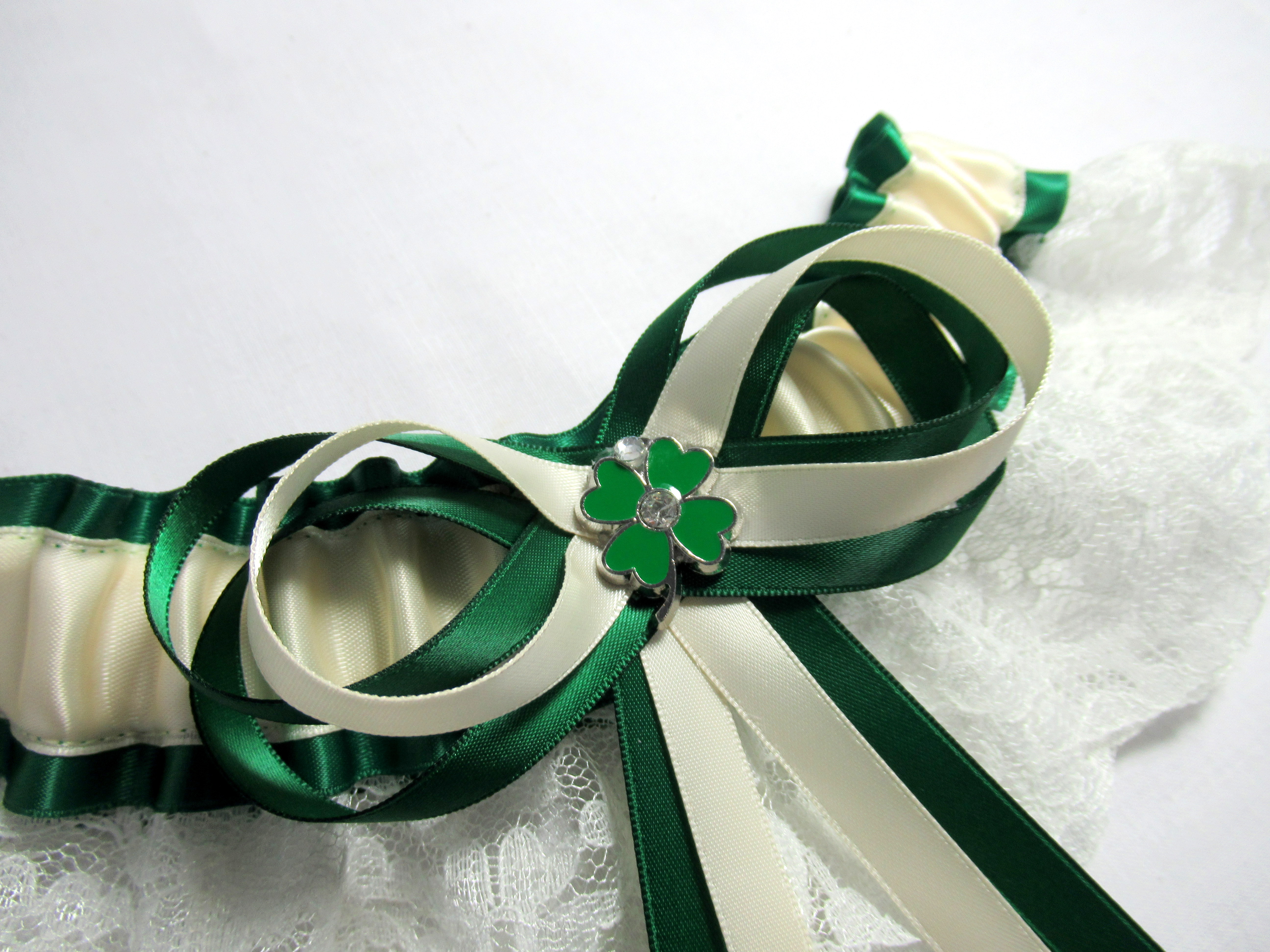 St Patricks Day Irish Clover Leaf Lace Bridal Wedding Garter